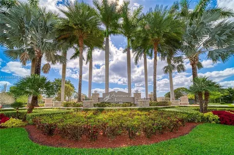 404 NE 194th Ter, Miami, FL 33179