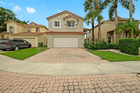 1611 SW 158th Ave, Pembroke Pines, FL 33027
