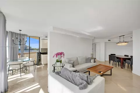 1000 E Island Blvd #1403, Aventura, FL 33160