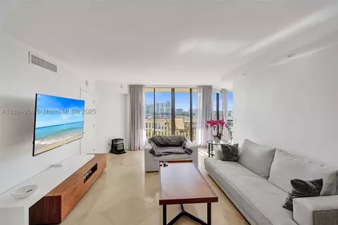 1000 E Island Blvd #1403, Aventura, FL 33160