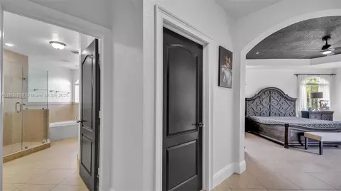 Entry Way - 2850 SW 137th Path, Miami, FL 33175 photo 16 of 24