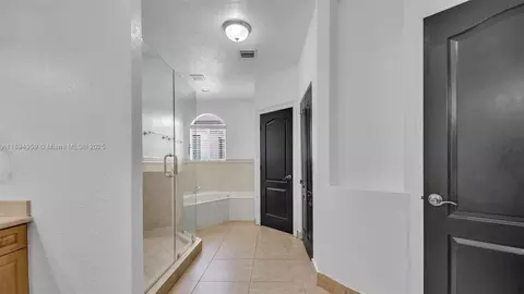 Entry Way - 2850 SW 137th Path, Miami, FL 33175 photo 15 of 24