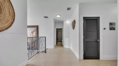 Entry Way - 2850 SW 137th Path, Miami, FL 33175 photo 20 of 24