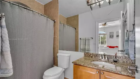 Bath - 2850 SW 137th Path, Miami, FL 33175 photo 5 of 6