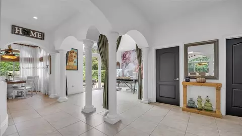 Entry Way - 2850 SW 137th Path, Miami, FL 33175 photo 4 of 24