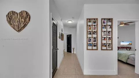 Entry Way - 2850 SW 137th Path, Miami, FL 33175 photo 21 of 24