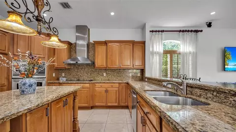 Kitchen - 2850 SW 137th Path, Miami, FL 33175 photo 2 of 7