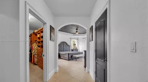 Entry Way - 2850 SW 137th Path, Miami, FL 33175 photo 18 of 24