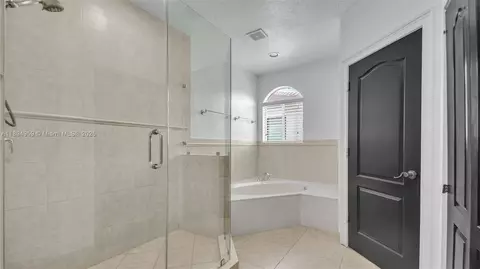 Bath - 2850 SW 137th Path, Miami, FL 33175 photo 2 of 6