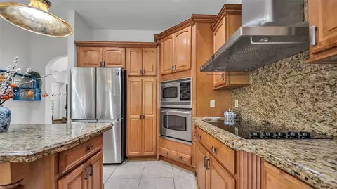 Kitchen - 2850 SW 137th Path, Miami, FL 33175 photo 1 of 7