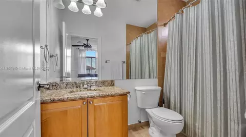 Bath - 2850 SW 137th Path, Miami, FL 33175 photo 4 of 6