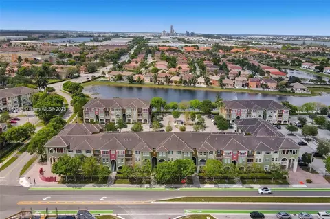 10902 NW 83rd St #218, Doral, FL 33178
