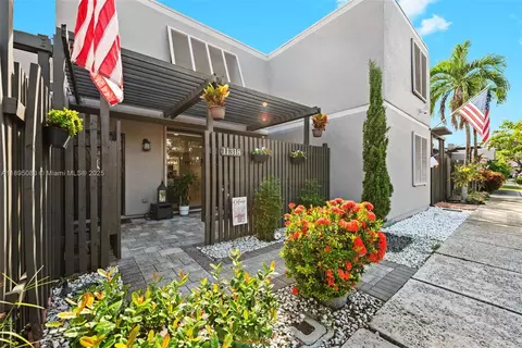11318 NW 16th St, Pembroke Pines, FL 33026