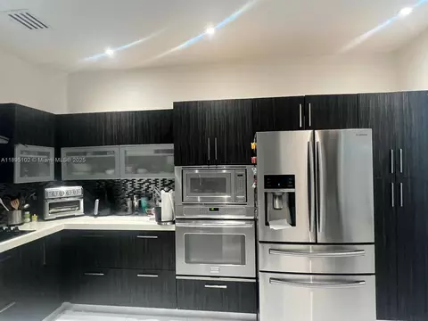 11281 NW 84th St, Doral, FL 33178