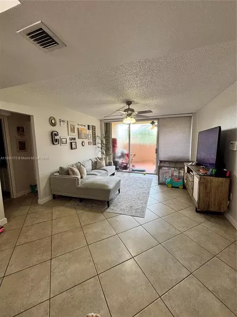 10425 SW 112th Ave #113, Miami, FL 33176