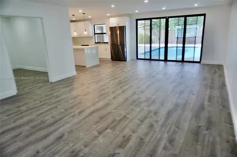 7321 Allen Dr, Hollywood, FL 33024