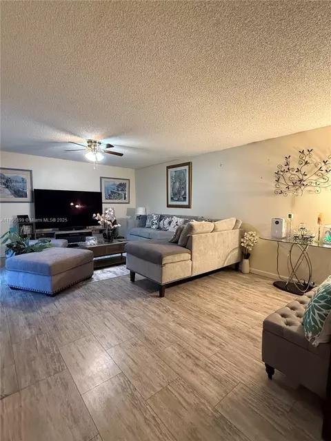 7831 Tam Oshanter Blvd, North Lauderdale, FL 33068