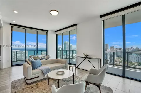 580 72nd St #2102, Miami Beach, FL 33141