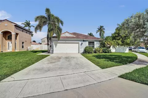 18951 NW 10th Ter, Pembroke Pines, FL 33029