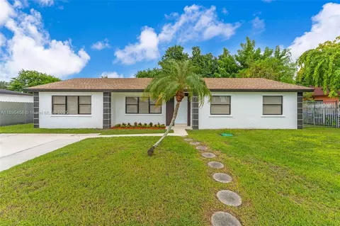 14420 Graves Dr, Miami, FL 33176