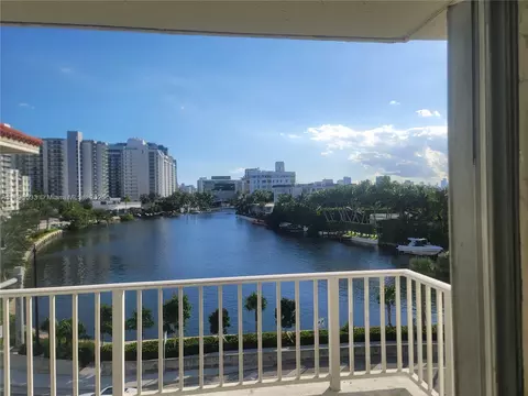 2600 Collins Ave #509, Miami Beach, FL 33140