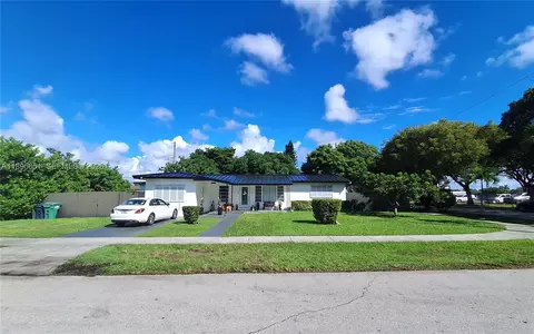 10305 SW 149th Ter, Miami, FL 33176