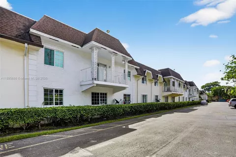 700 SE 2nd Ave #311, Deerfield Beach, FL 33441