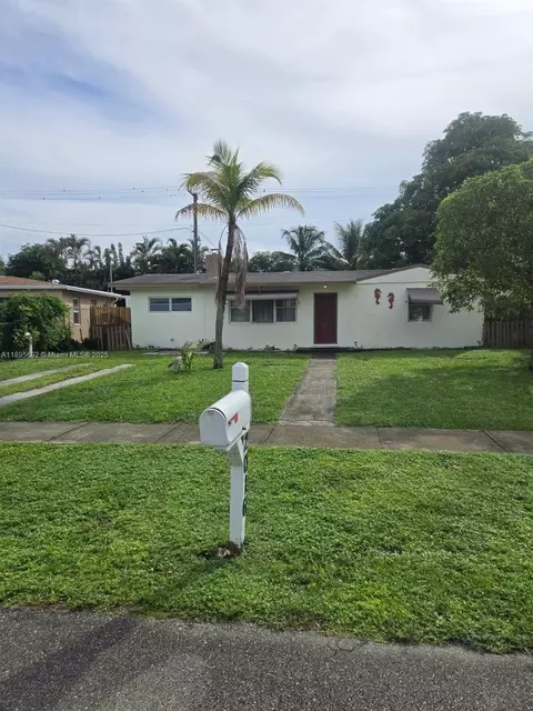 2016 Eagle Dr, West Palm Beach, FL 33409