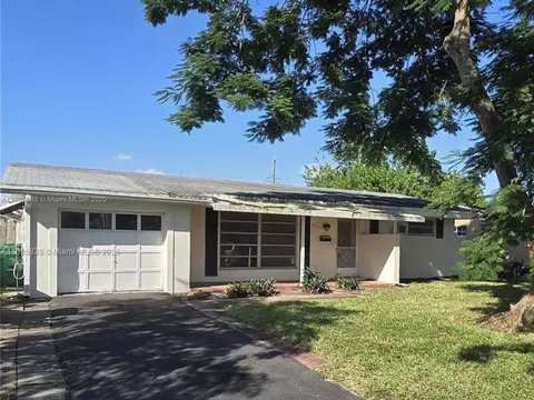 6737 Arbor Dr, Miramar, FL 33023