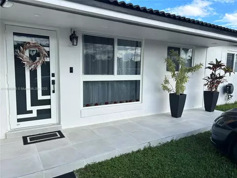 1821 SW 92nd Pl, Miami, FL 33165