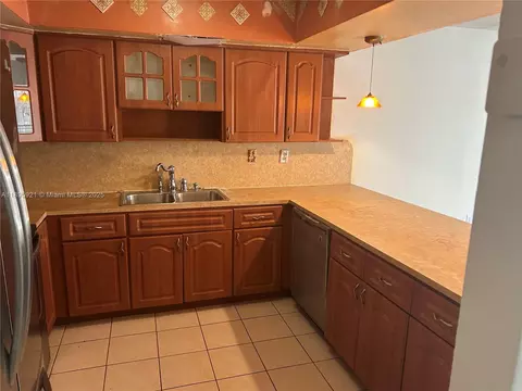 Kitchen - 7090 W 2nd Ct, Hialeah, FL 33014 photo 2 of 2