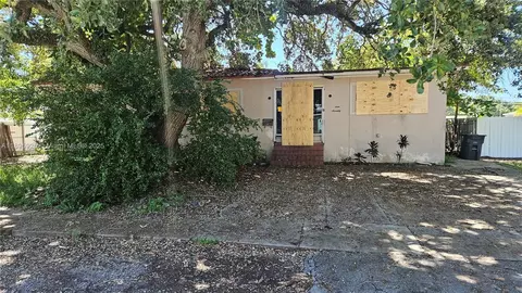 1570 NE 141st St, North Miami, FL 33161