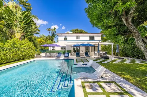 6166 Pine Tree Dr, Miami Beach, FL 33140