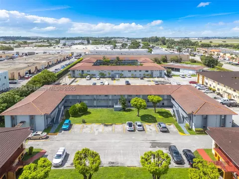 4050 NW 135th St #21-11, Opa Locka, FL 33054