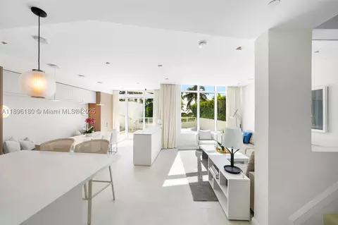 50 S Pointe Dr #TWN7, Miami Beach, FL 33139