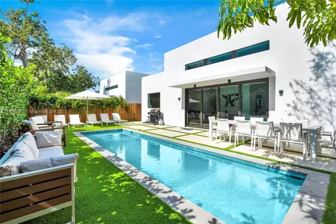 520 NW 41st St, Miami, FL 33127
