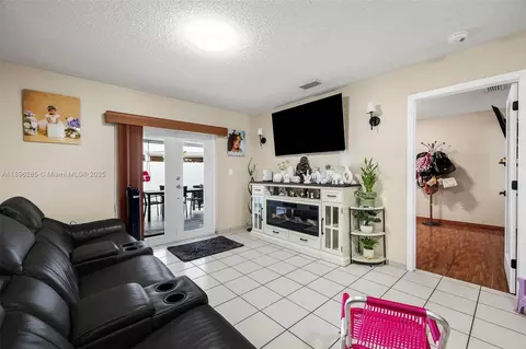 Other - 4191 W 10th Ave, Hialeah, FL 33012 photo 6 of 9