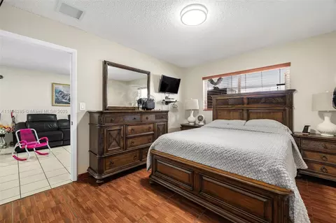 Bedroom - 4191 W 10th Ave, Hialeah, FL 33012 photo 5 of 5