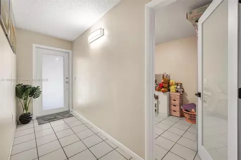 Entry Way - 4191 W 10th Ave, Hialeah, FL 33012 photo 1 of 2