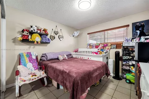 Bedroom - 4191 W 10th Ave, Hialeah, FL 33012 photo 3 of 5