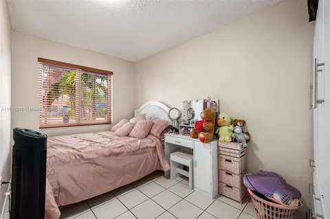 Bedroom - 4191 W 10th Ave, Hialeah, FL 33012 photo 1 of 5