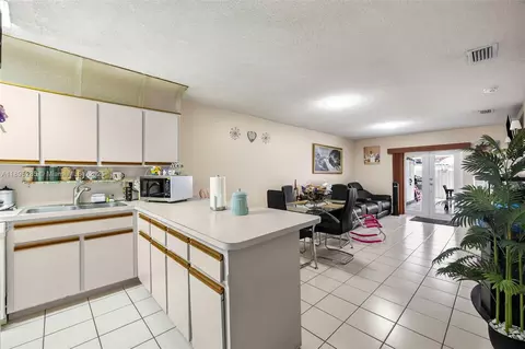 Other - 4191 W 10th Ave, Hialeah, FL 33012 photo 2 of 9