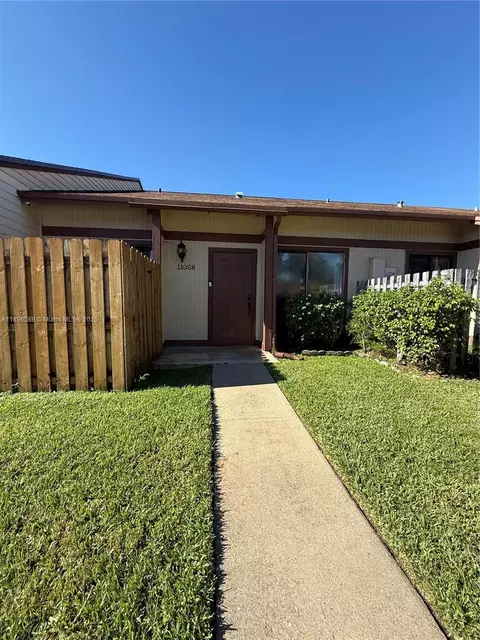 11058 NW 38th St, Sunrise, FL 33351