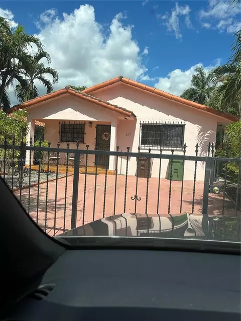 665 E 31st St, Hialeah, FL 33013 photo 4