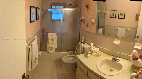 665 E 31st St, Hialeah, FL 33013 photo 24