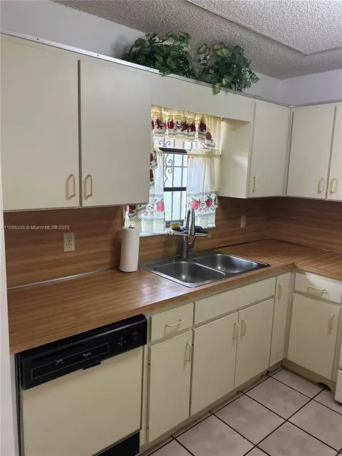 665 E 31st St, Hialeah, FL 33013 photo 35