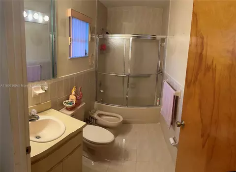 665 E 31st St, Hialeah, FL 33013 photo 56