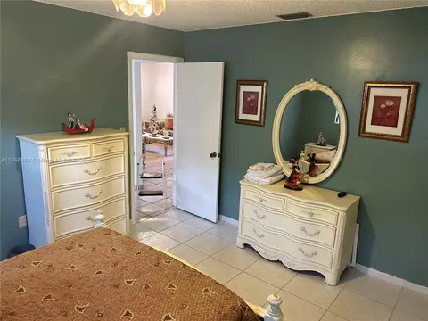 665 E 31st St, Hialeah, FL 33013 photo 20