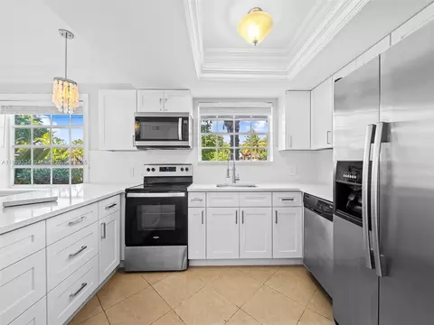 4812 NE 23rd Ave #2, Fort Lauderdale, FL 33308