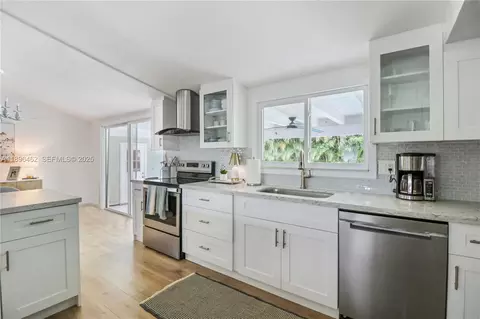 5055 Garfield Rd, Delray Beach, FL 33484
